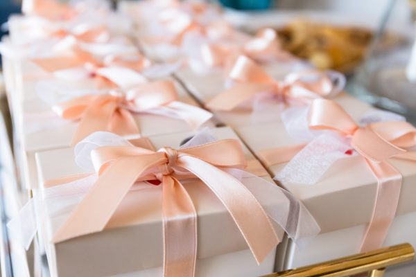 wedding gifts for wedding guest