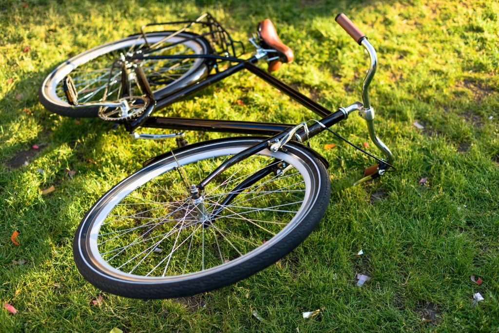 防犯登録の抹消は必須！】手放すときの注意点は？自転車の正しい捨て方