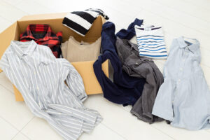 服の正しい処分方法！大量の衣類の捨て方・お得な買取方法も紹介