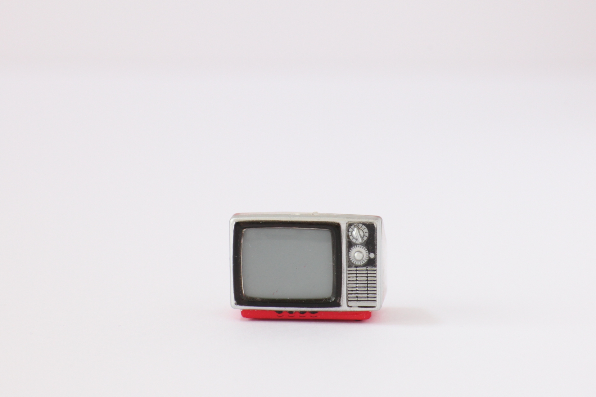 5年前に買ったテレビです。 テレビの寿命、どう見極める？買い替え前に知りたい対処法＆お得な処分