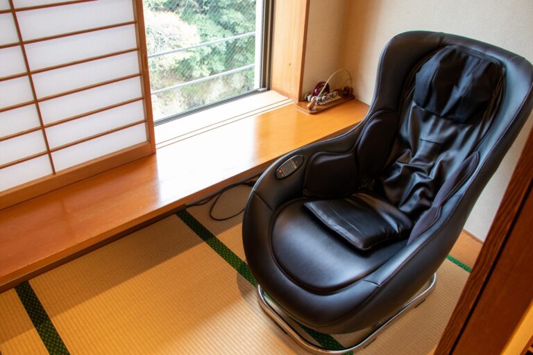 不要になったマッサージチェアを賢く処分する方法！無料の引取や注意点も解説