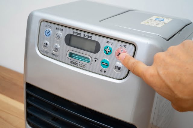 ストーブ・石油ファンヒーターの安全な処分方法｜残った灯油の廃棄手順も解説