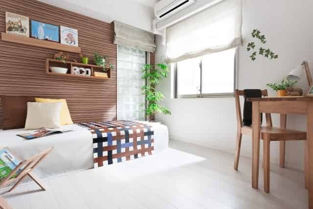 明るく整った一人暮らしの部屋