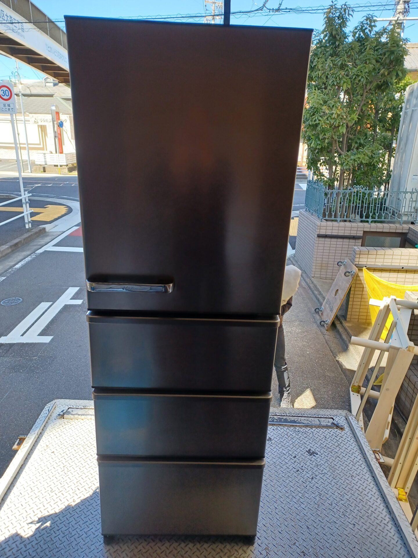 名古屋市中区 AQUA アクア 冷蔵庫 AQR-SV42G 415Lの買取参考価格｜家具 