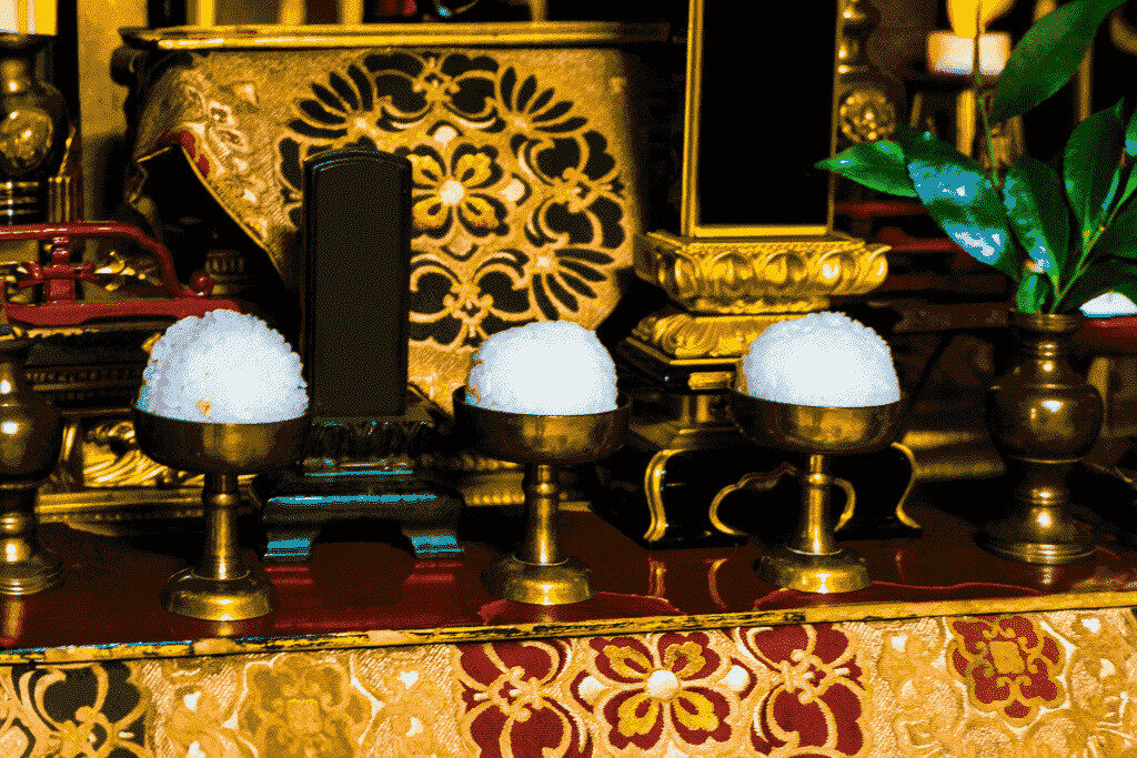 buddhist-altar-offerings